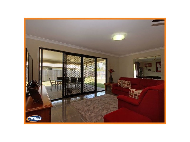 7 Azure Place, Narangba QLD 4504