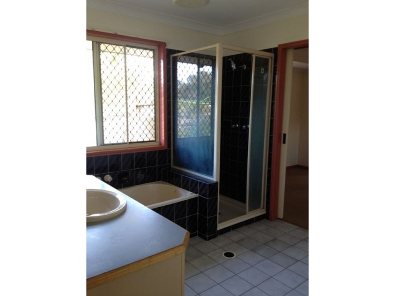 18 Talbot Drive, Kallangur QLD 4503