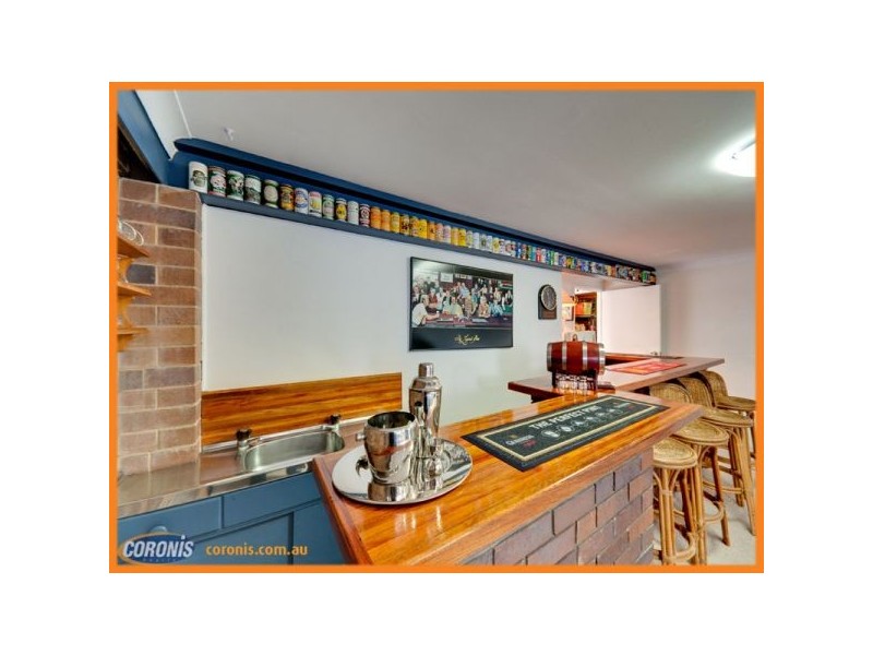 6 Barney Street, Arana Hills QLD 4054