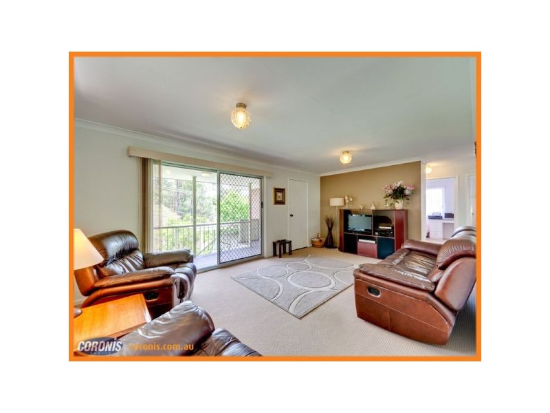 6 Barney Street, Arana Hills QLD 4054