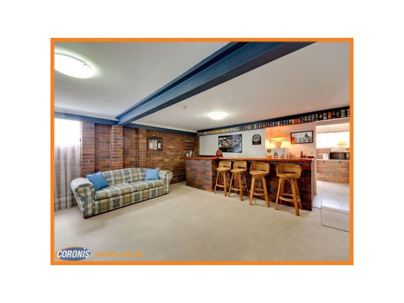 6 Barney Street, Arana Hills QLD 4054