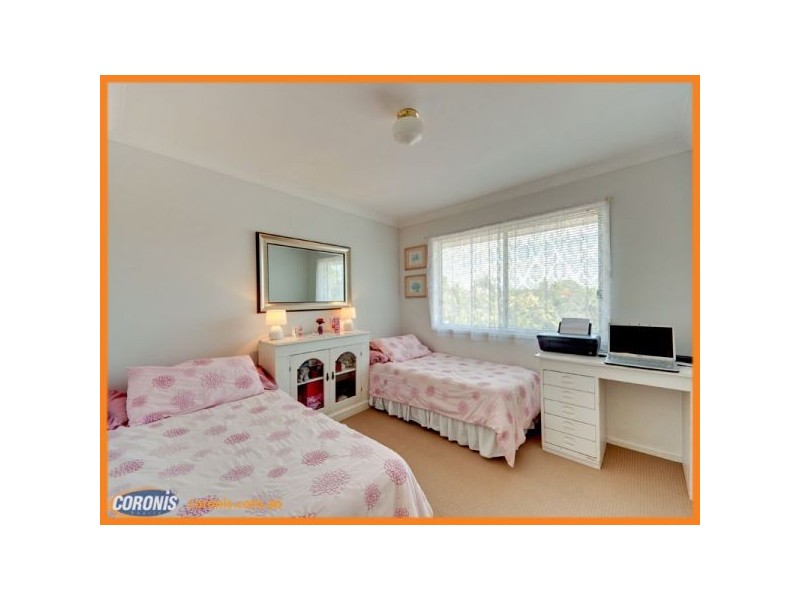 6 Barney Street, Arana Hills QLD 4054