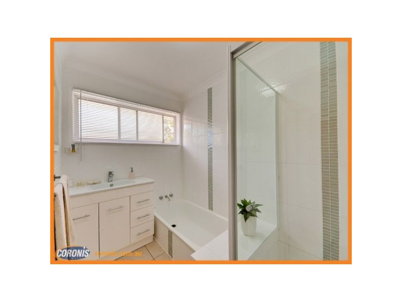 6 Barney Street, Arana Hills QLD 4054