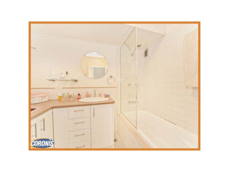 2/53 Clarence Road, Indooroopilly QLD 4068