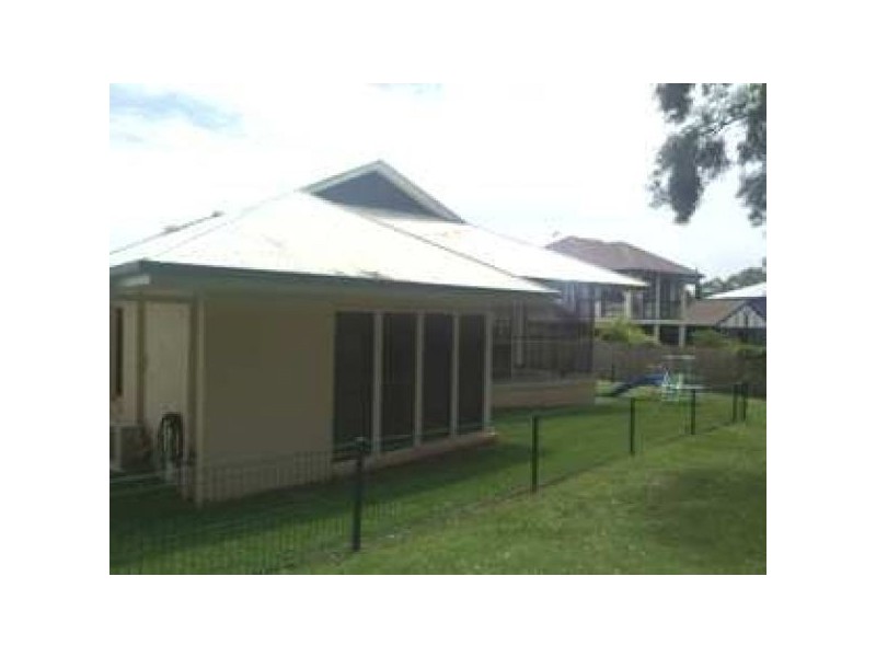 12 Bayswater Court, Sandstone Point QLD 4511
