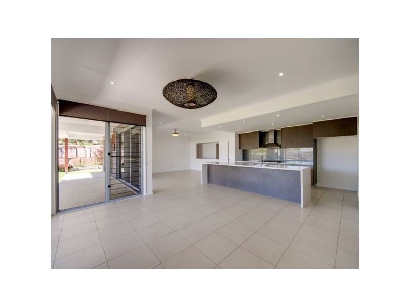 7 Anna Court, Cashmere QLD 4500