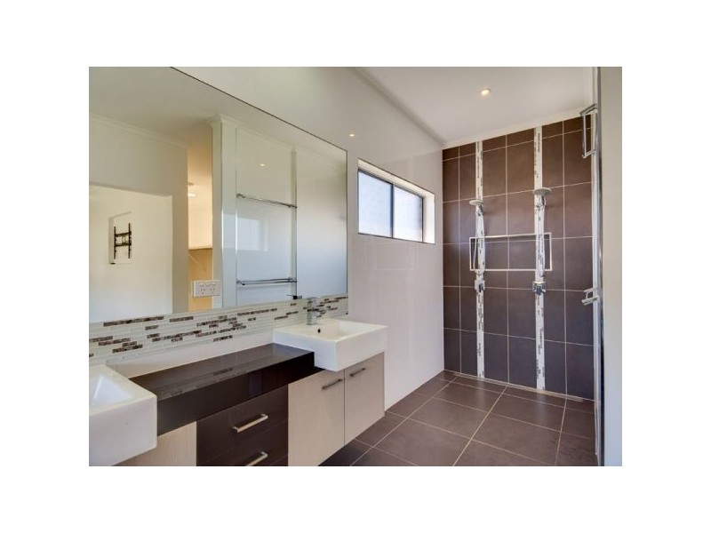 7 Anna Court, Cashmere QLD 4500