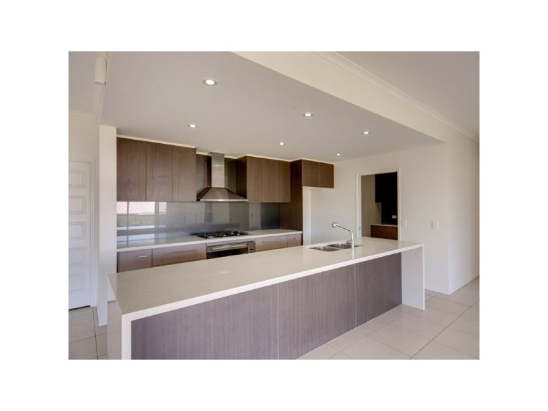 7 Anna Court, Cashmere QLD 4500