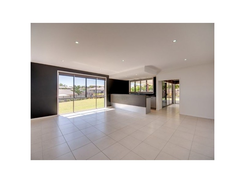 7 Anna Court, Cashmere QLD 4500