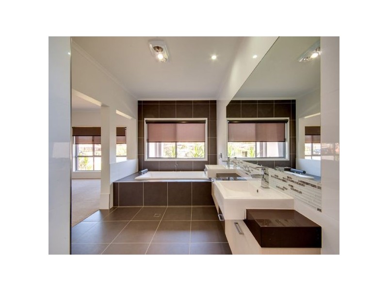 7 Anna Court, Cashmere QLD 4500