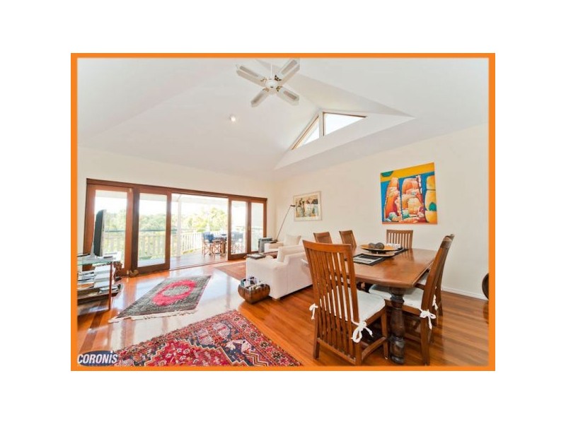 81 Lewin St, Bardon QLD 4065