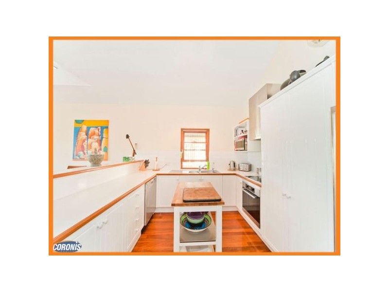 81 Lewin St, Bardon QLD 4065