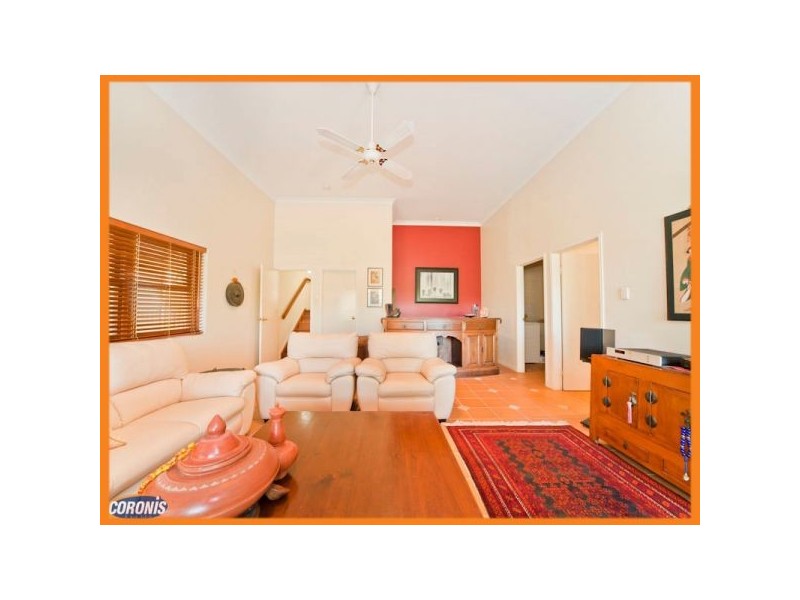 81 Lewin St, Bardon QLD 4065