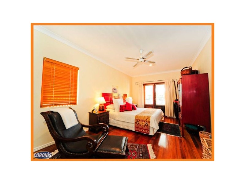 81 Lewin St, Bardon QLD 4065