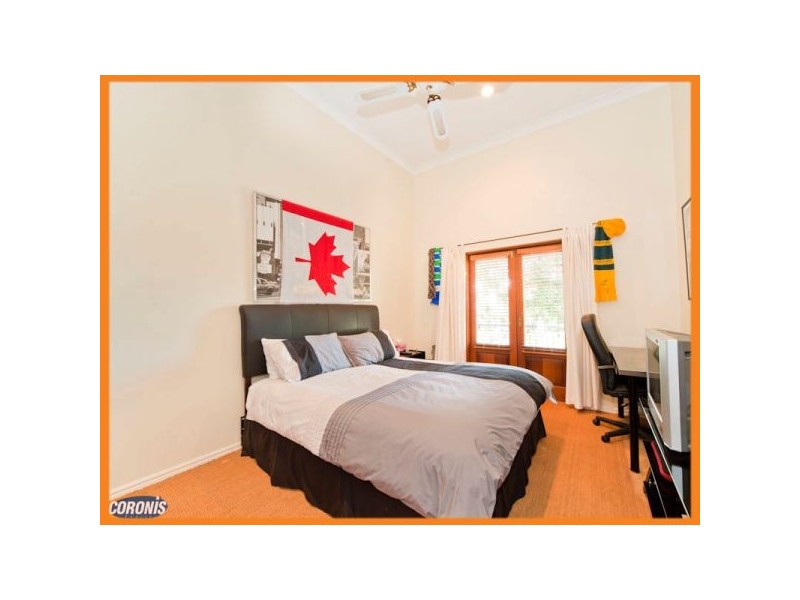 81 Lewin St, Bardon QLD 4065