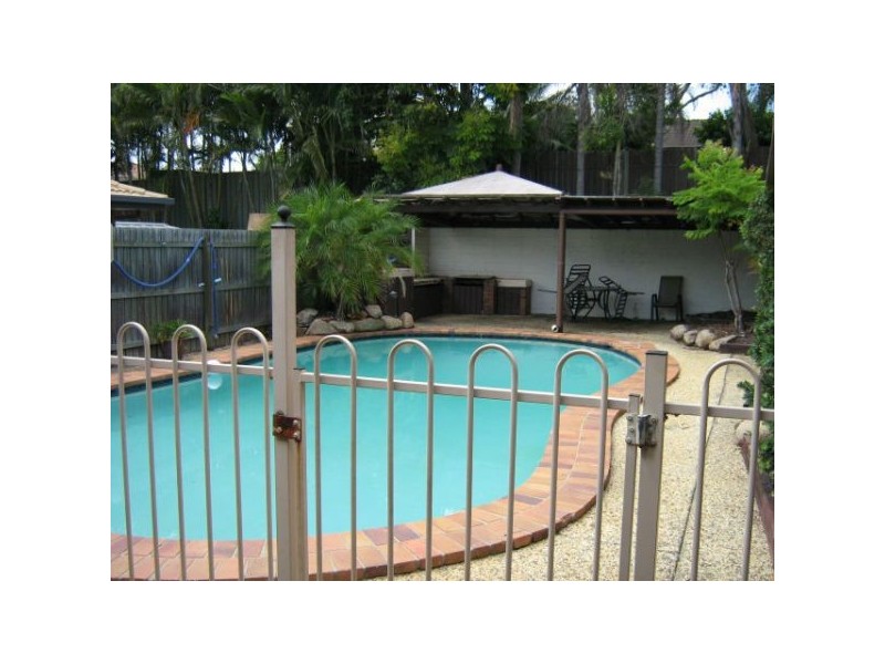 17 Eyre Avenue, Petrie QLD 4502