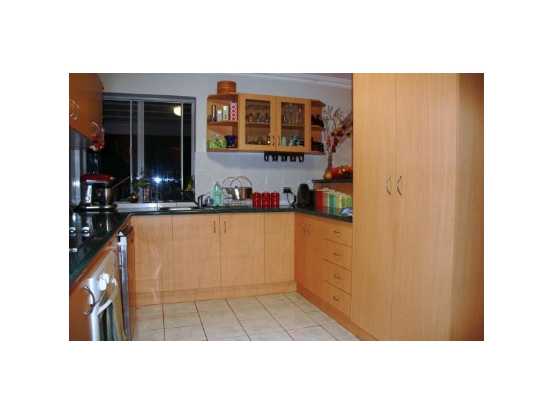 3/220 Cavendish Road, Coorparoo QLD 4151