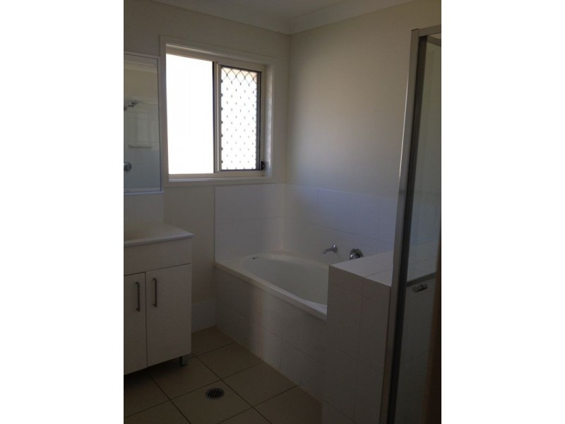 34 Bluejay Circuit, Morayfield QLD 4506