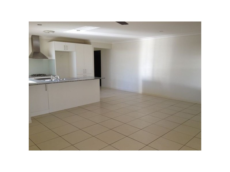 34 Bluejay Circuit, Morayfield QLD 4506
