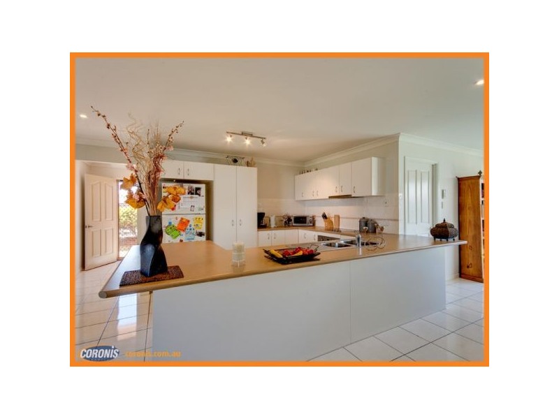 27 Gecko Place, Ningi QLD 4511