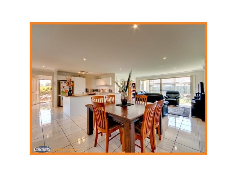 27 Gecko Place, Ningi QLD 4511