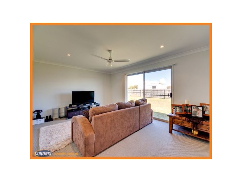 27 Gecko Place, Ningi QLD 4511