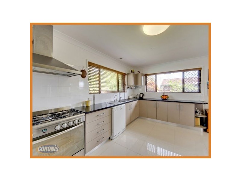 8 Chateau Street, Carseldine QLD 4034