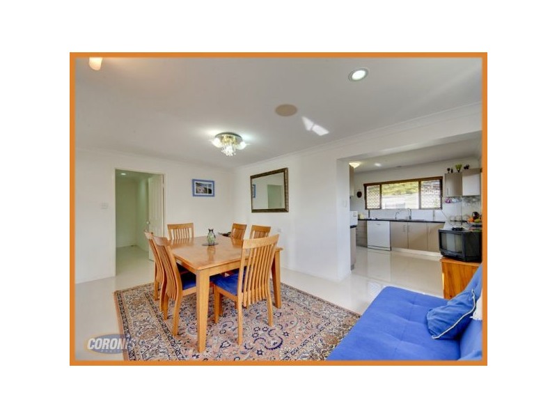 8 Chateau Street, Carseldine QLD 4034