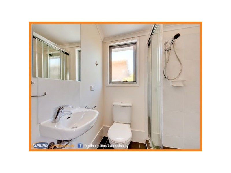 2/20 Balowrie Street, Hamilton QLD 4007