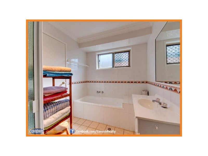 90 Cambridge Crescent, Fitzgibbon QLD 4018