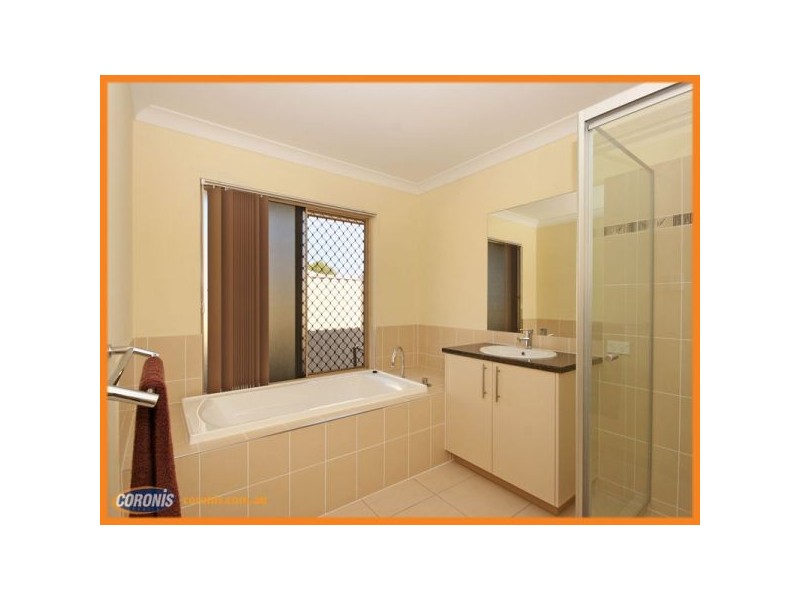 2  Nadia Place, Morayfield QLD 4506