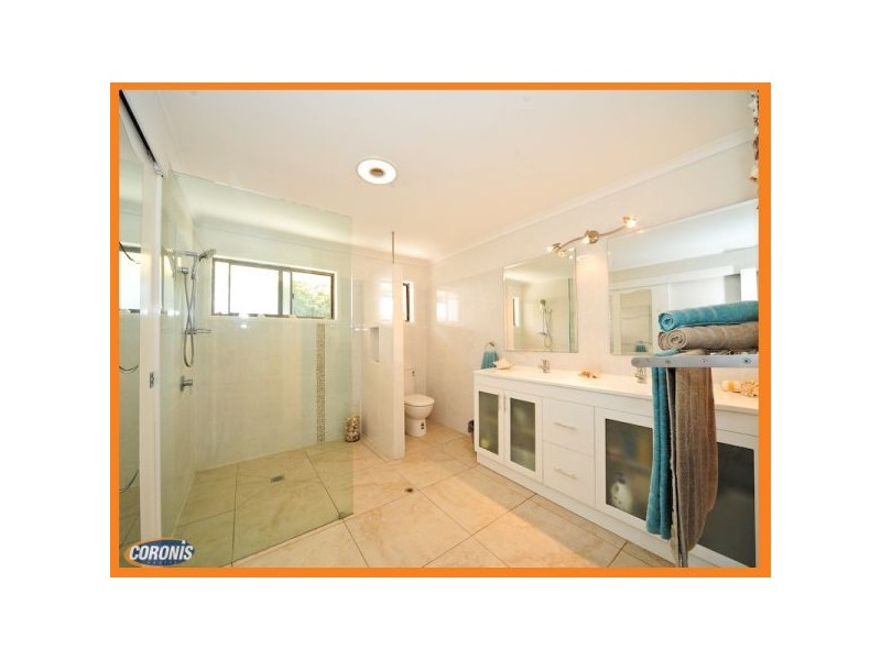 11 Cusack Parade, Wynnum QLD 4178