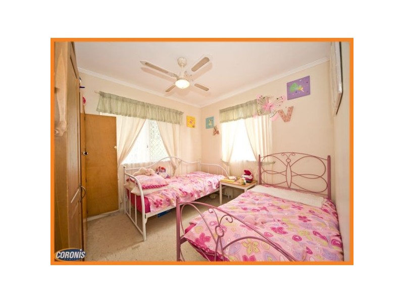 50 Bernays Road, Wynnum West QLD 4178