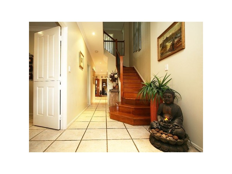 11 Memoire Court, Eatons Hill QLD 4037