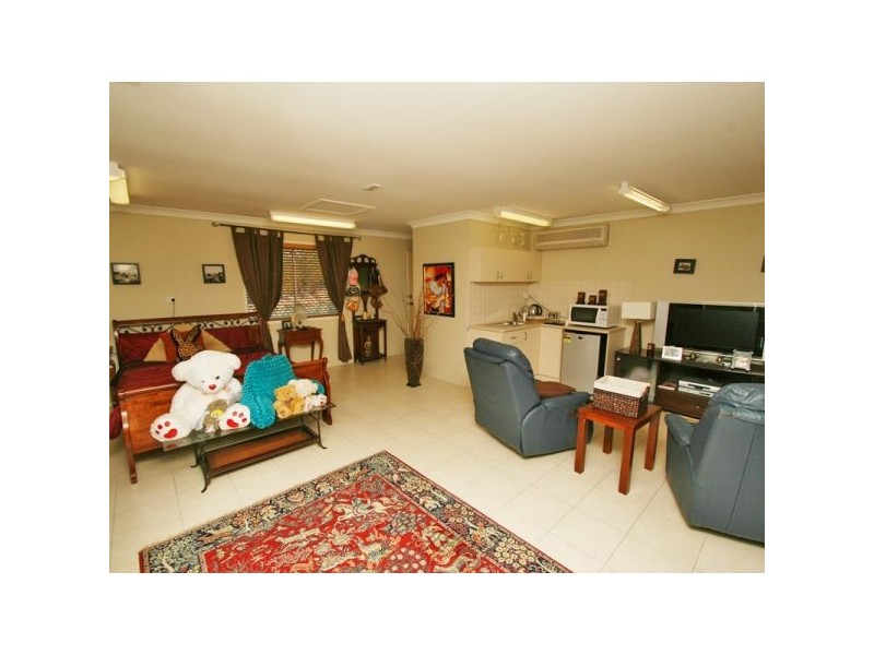 11 Memoire Court, Eatons Hill QLD 4037