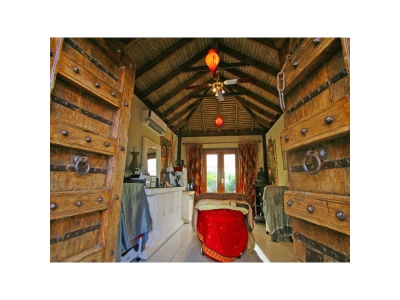 11 Memoire Court, Eatons Hill QLD 4037