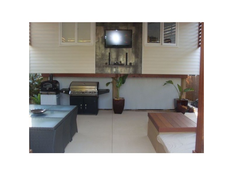 62 Donald Street, Woody Point QLD 4019