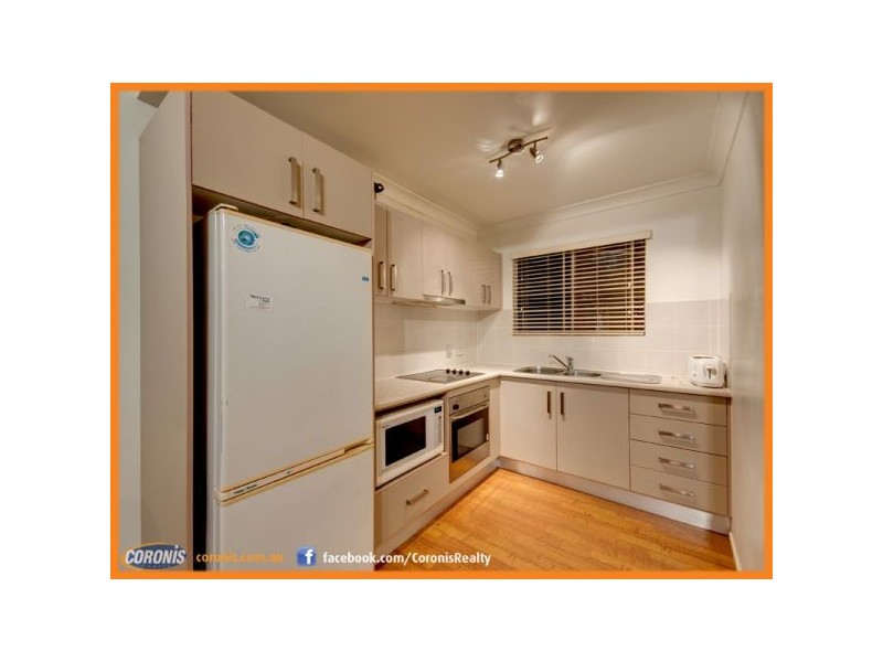 2 Winton Street, Stafford Heights QLD 4053