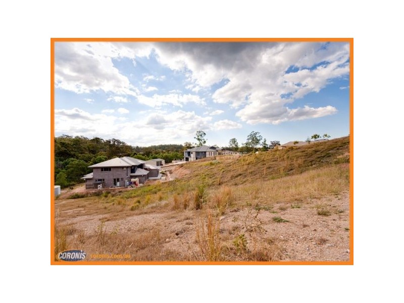 5 Hugh Place, Cashmere QLD 4500