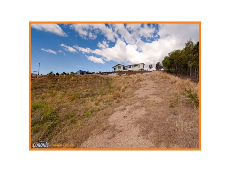 5 Hugh Place, Cashmere QLD 4500