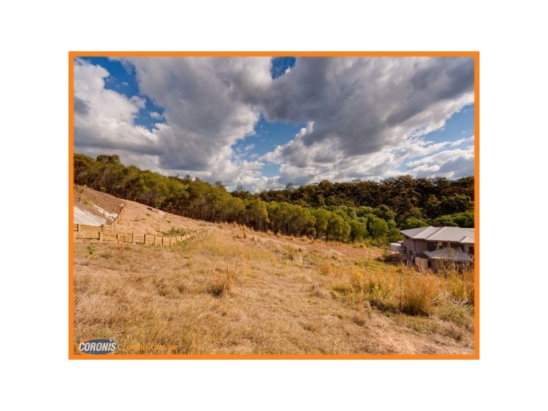 5 Hugh Place, Cashmere QLD 4500