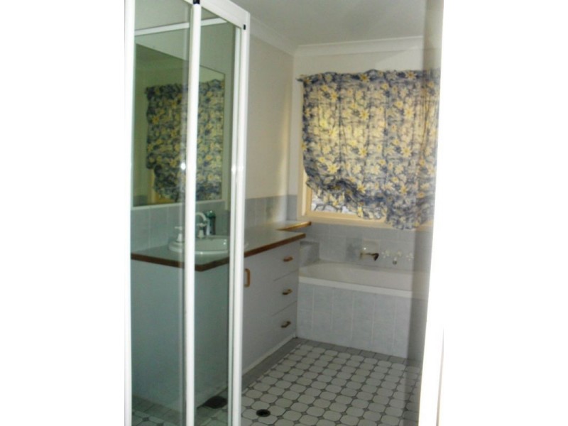 2 Huxtable Street, Chermside West QLD 4032