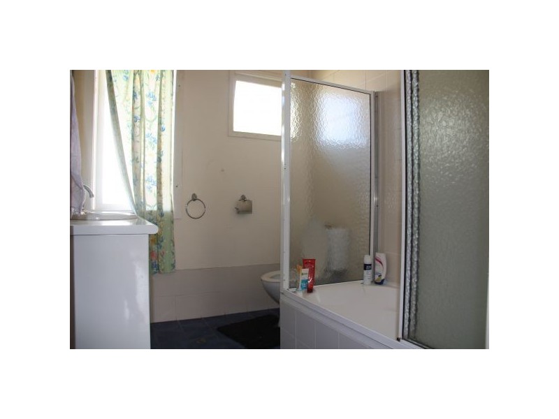 204 Bennetts Road, Norman Park QLD 4170