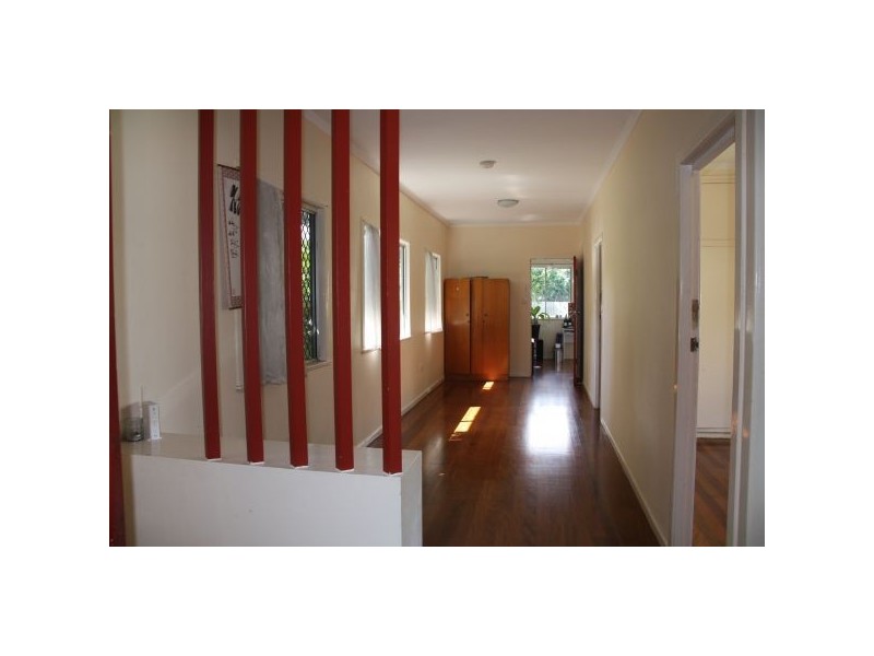 204 Bennetts Road, Norman Park QLD 4170