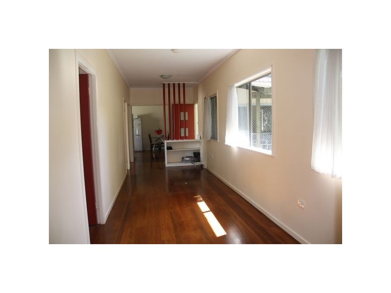 204 Bennetts Road, Norman Park QLD 4170