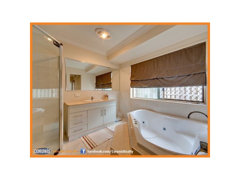 2 Pacha Close, Coomera Waters QLD 4209