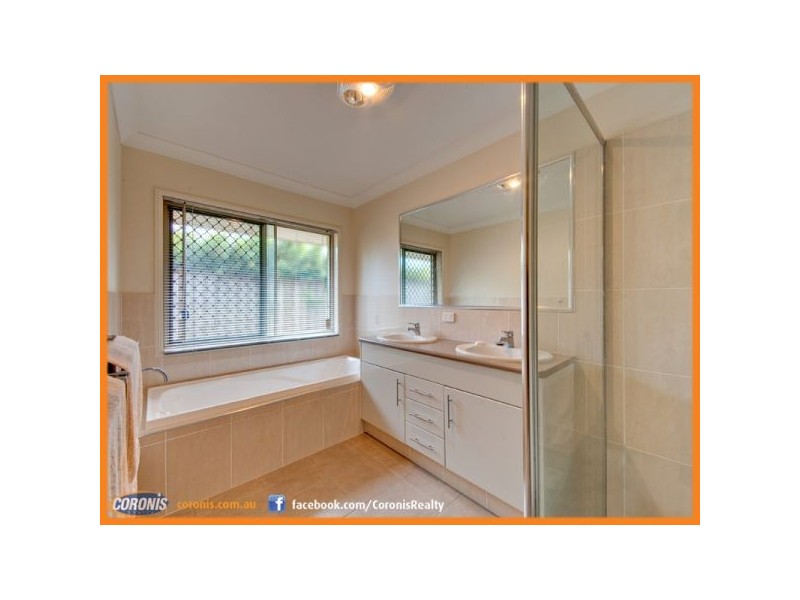 2 Pacha Close, Coomera Waters QLD 4209