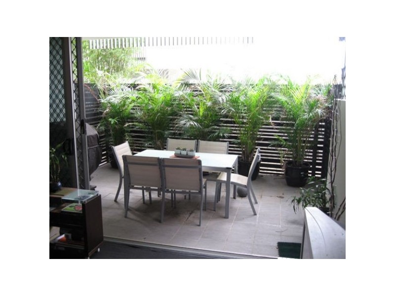 110/28 Masters Street, Newstead QLD 4006