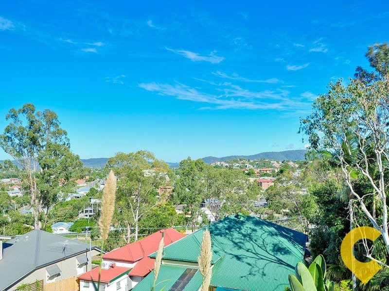 22 Lansdowne Street, Newmarket QLD 4051