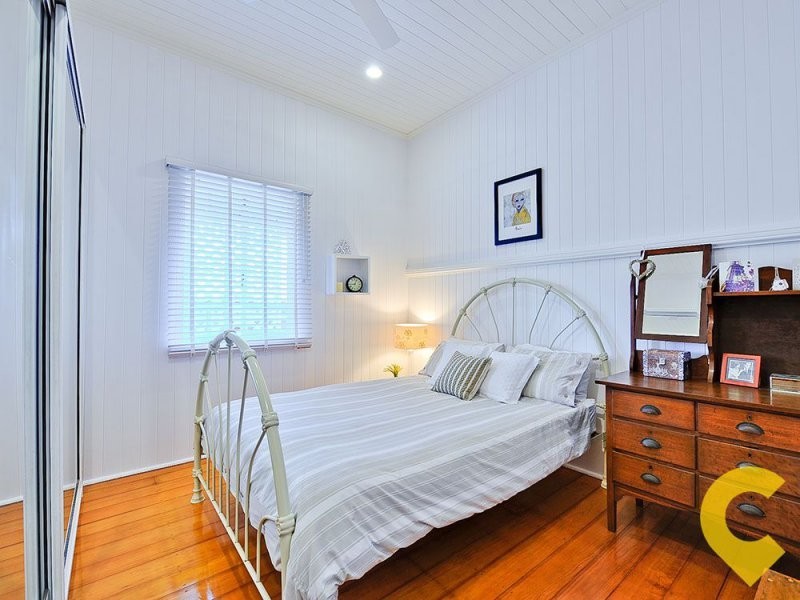 22 Lansdowne Street, Newmarket QLD 4051